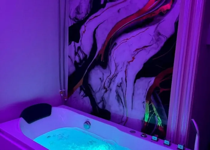 Cyvee Staycation Aparthotel